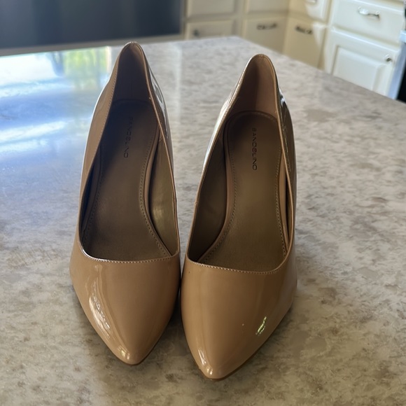 Bandolino Beige Pump - Picture 2 of 4